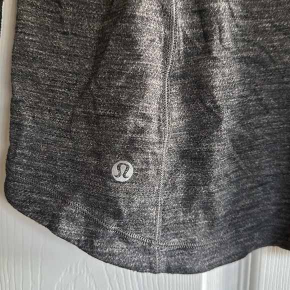 Lululemon long sleeve top - Picture 4 of 4